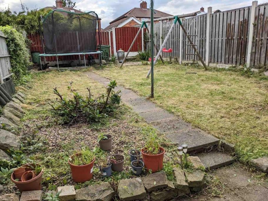 Hidden Gem !Stunning 3 Bedroom Home In Sheffield Handsworth Exterior foto